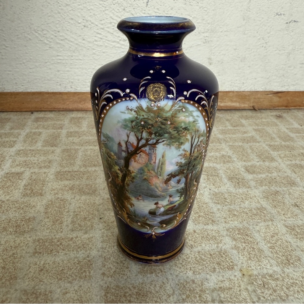 Royal Vienna Porcelain Vase in colbalt & gold
